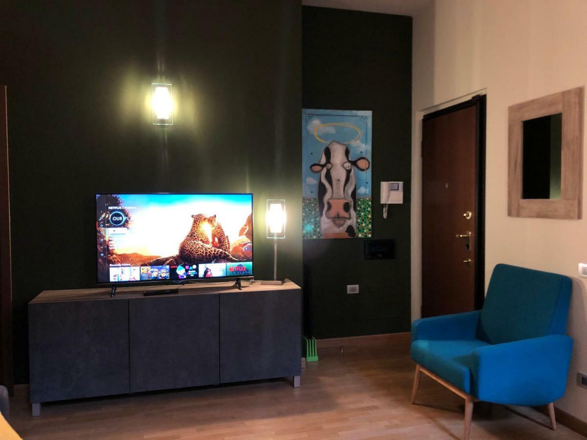 Apartament La Via Degli Artisti Arona Zewnętrze zdjęcie