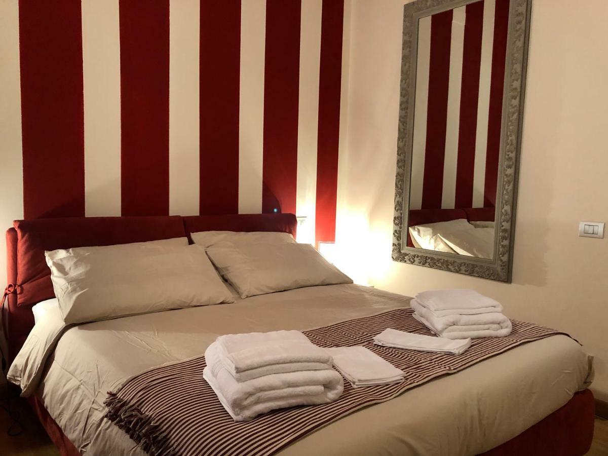 Apartament La Via Degli Artisti Arona Zewnętrze zdjęcie