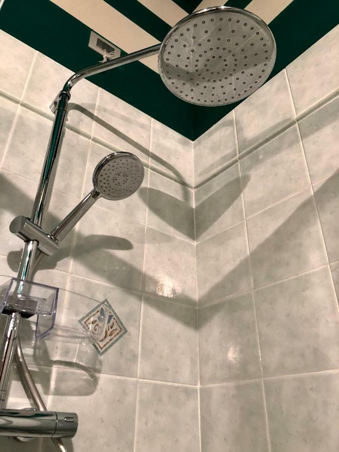Apartament La Via Degli Artisti Arona Zewnętrze zdjęcie