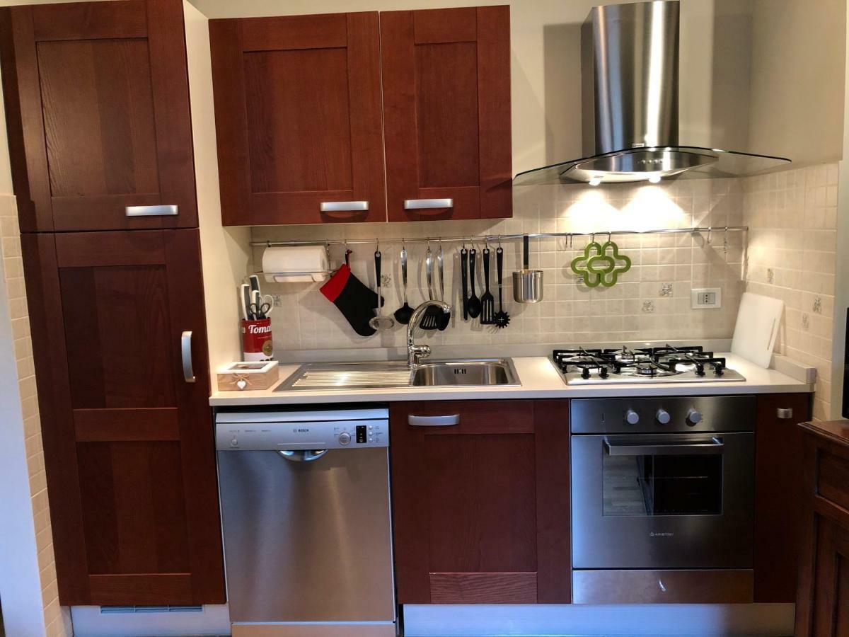 Apartament La Via Degli Artisti Arona Zewnętrze zdjęcie