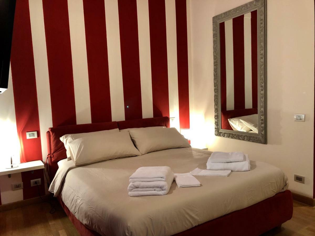 Apartament La Via Degli Artisti Arona Zewnętrze zdjęcie