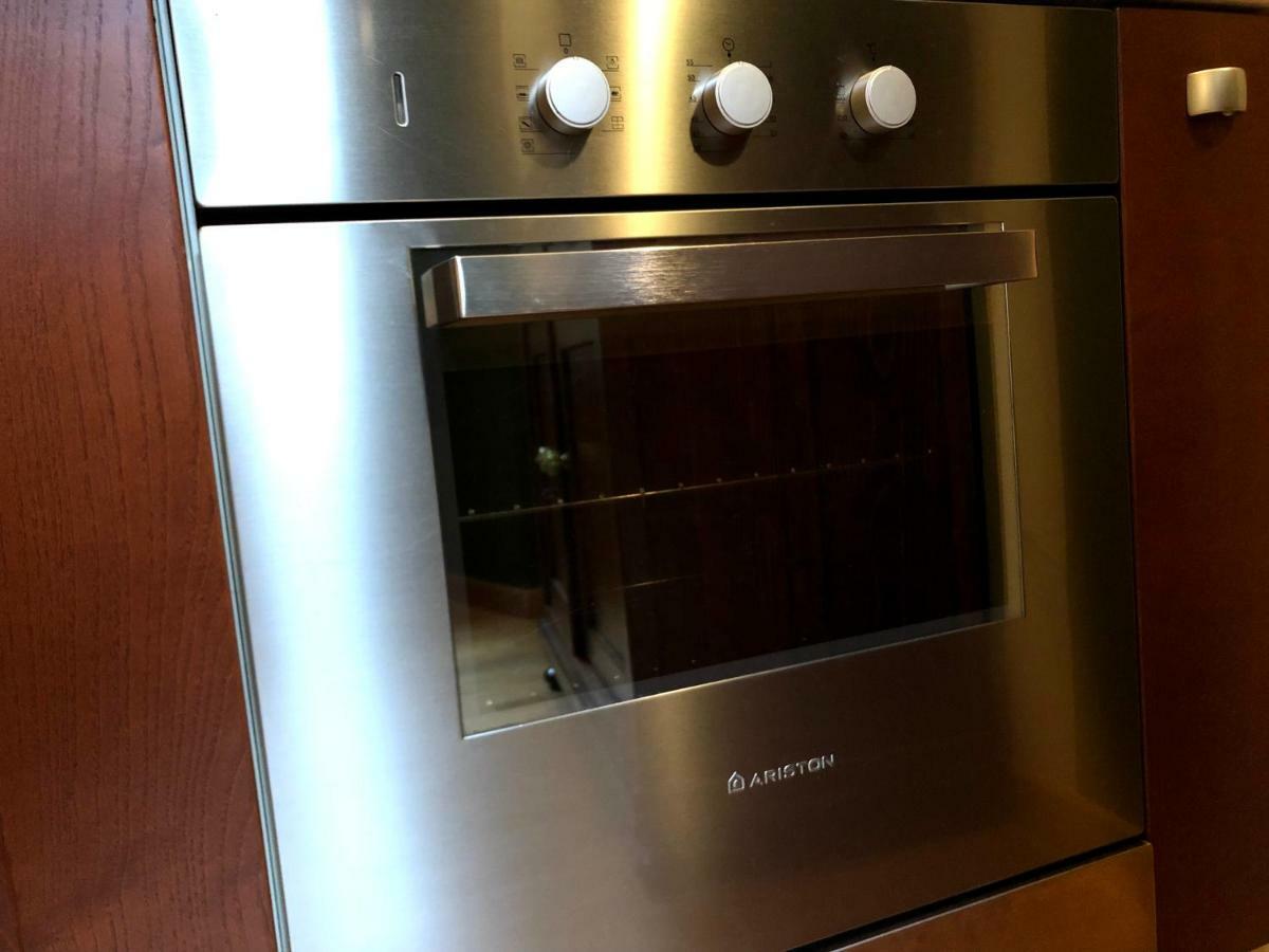 Apartament La Via Degli Artisti Arona Zewnętrze zdjęcie