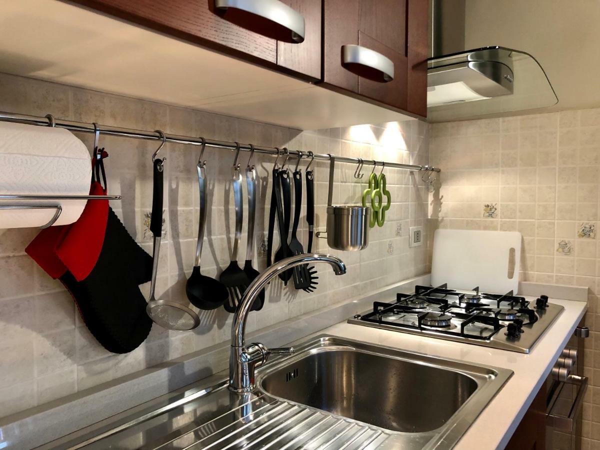 Apartament La Via Degli Artisti Arona Zewnętrze zdjęcie
