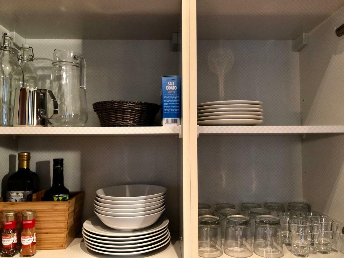 Apartament La Via Degli Artisti Arona Zewnętrze zdjęcie