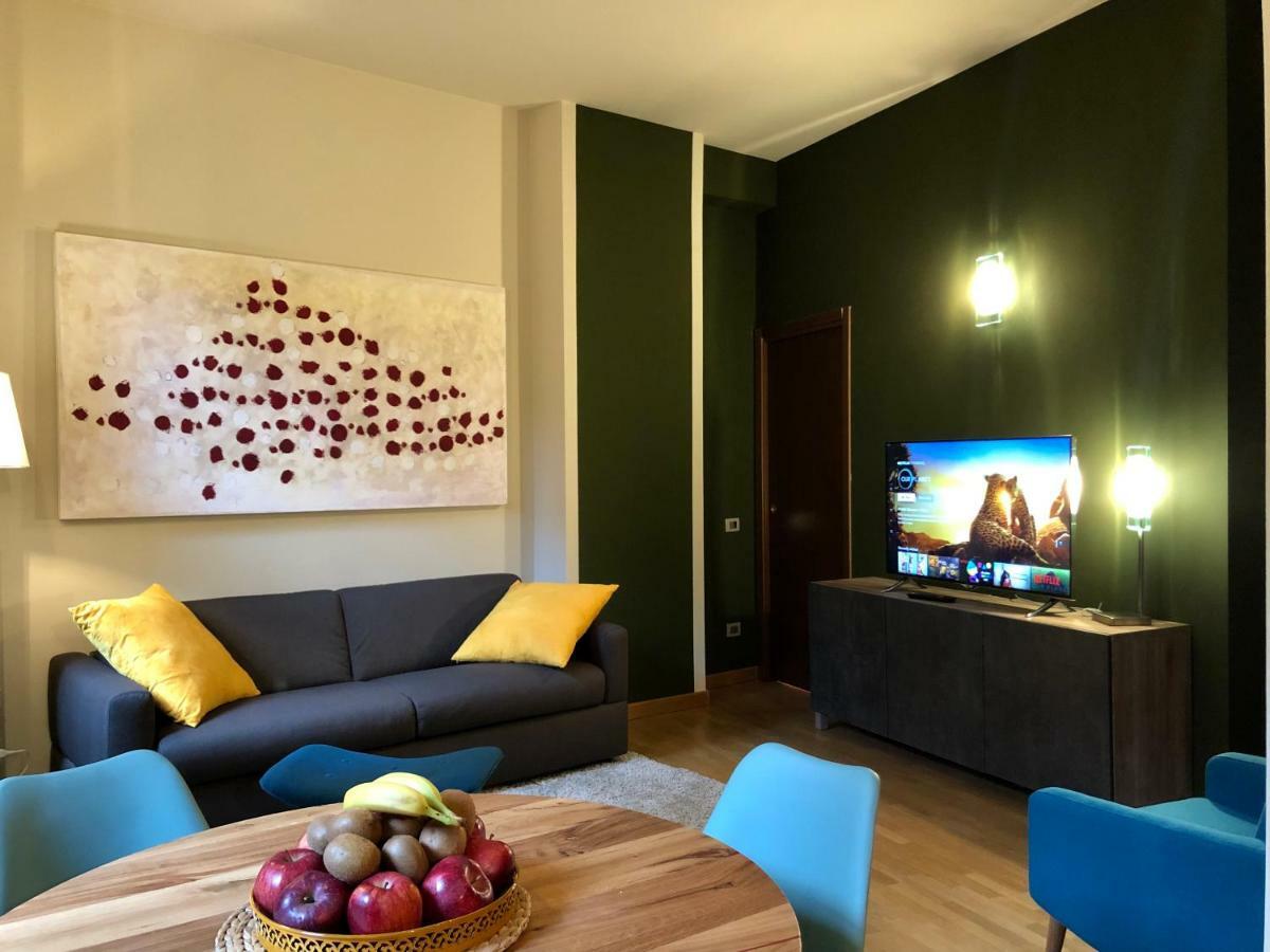 Apartament La Via Degli Artisti Arona Zewnętrze zdjęcie