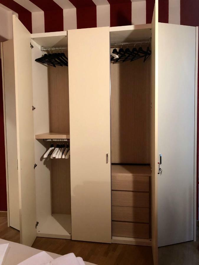 Apartament La Via Degli Artisti Arona Zewnętrze zdjęcie