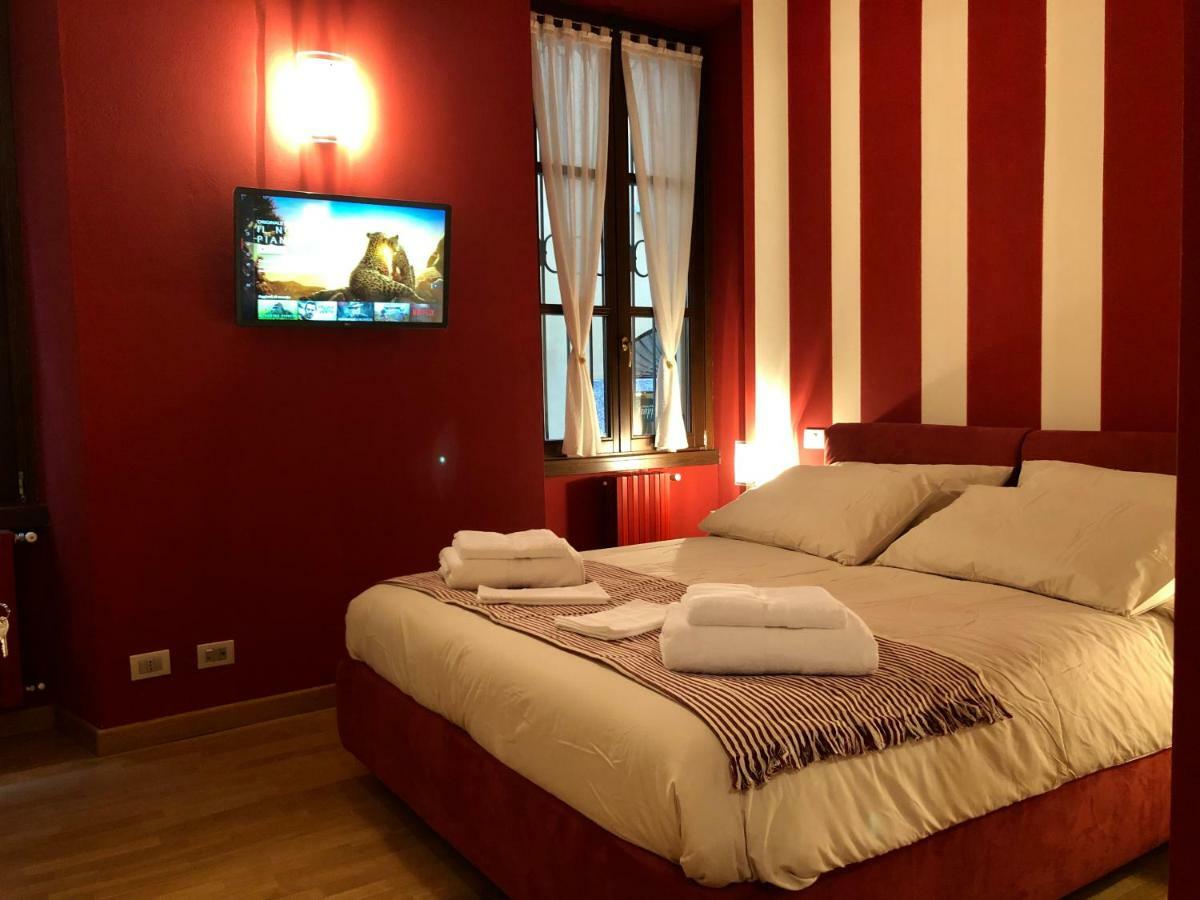 Apartament La Via Degli Artisti Arona Zewnętrze zdjęcie