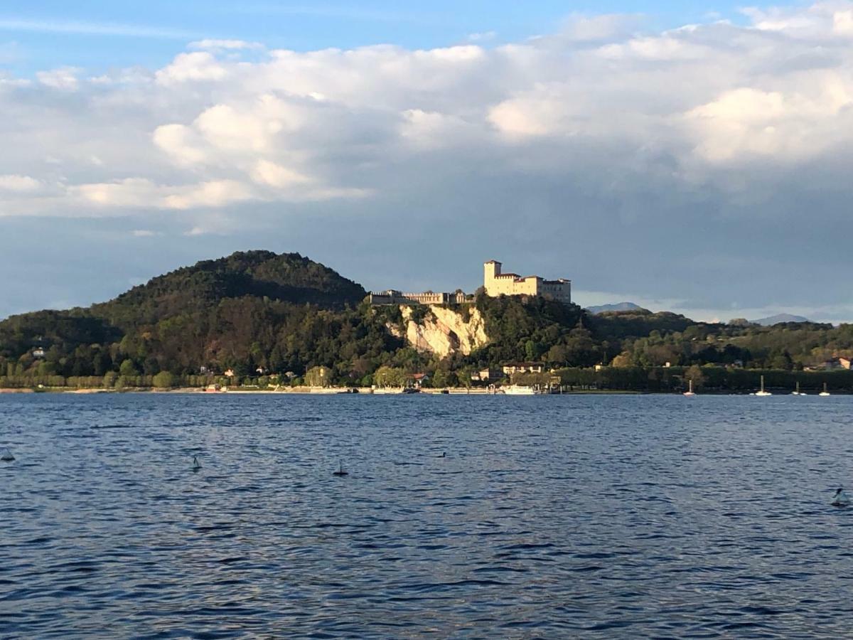 Apartament La Via Degli Artisti Arona Zewnętrze zdjęcie