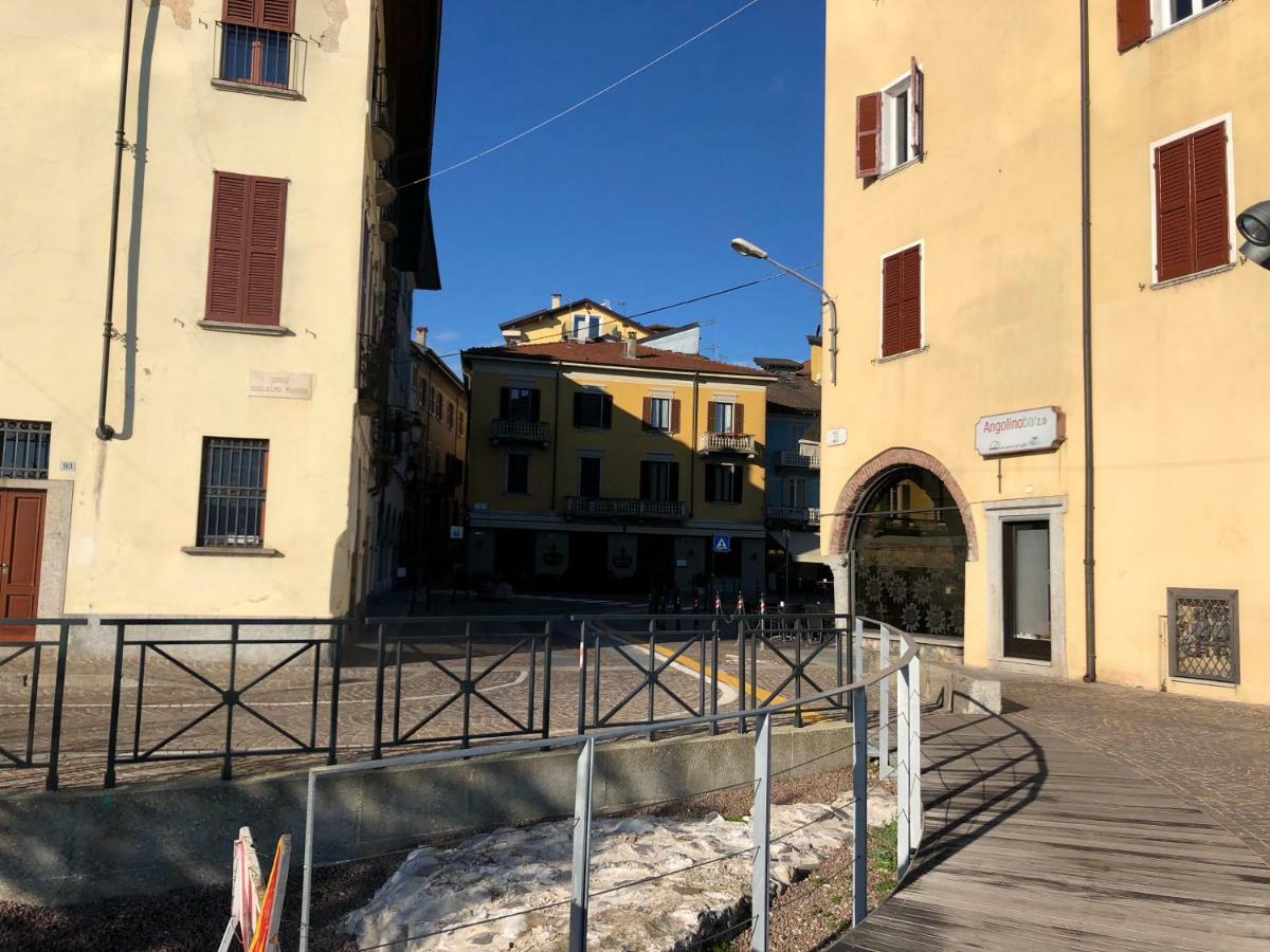 Apartament La Via Degli Artisti Arona Zewnętrze zdjęcie